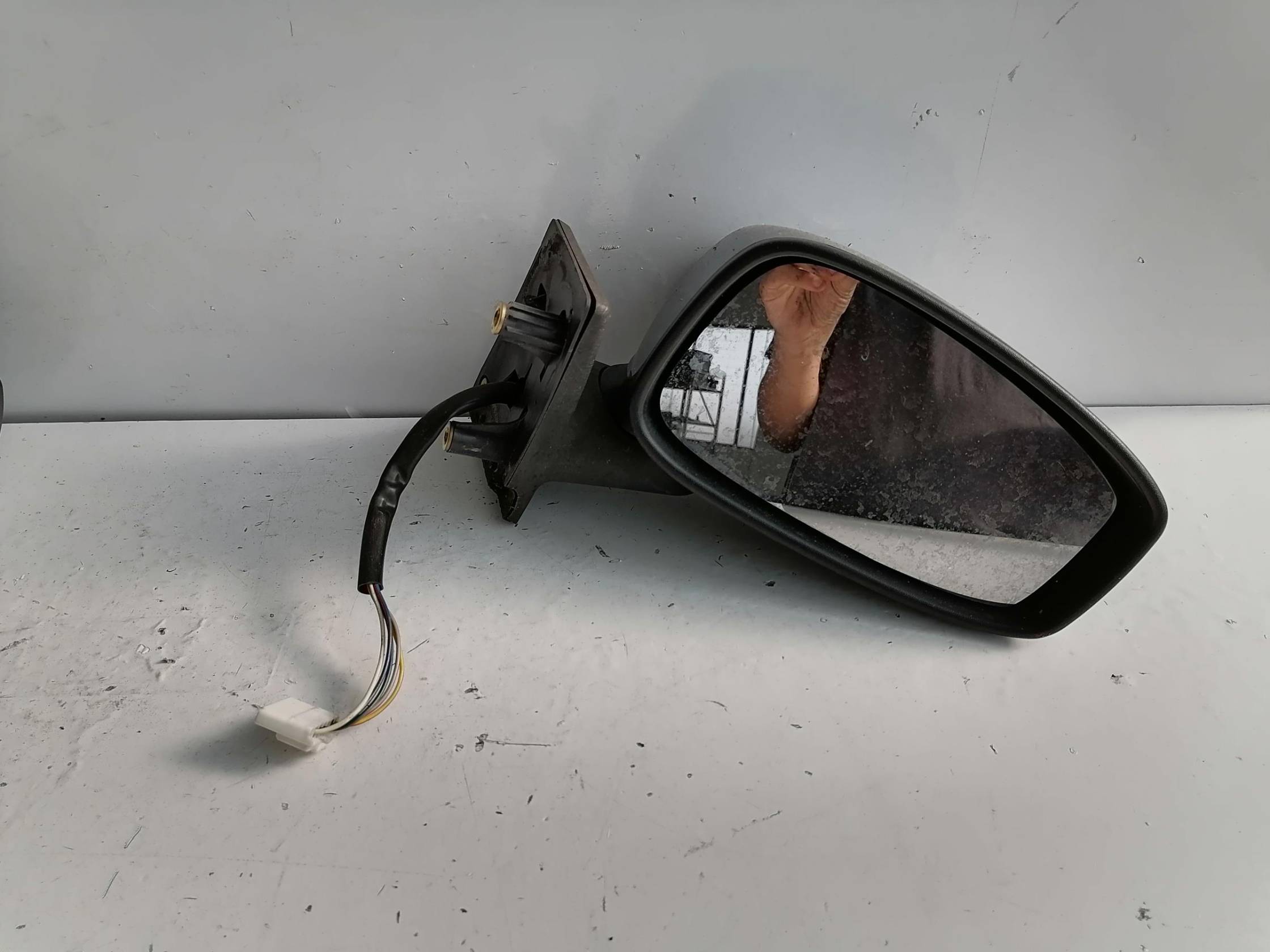 Retrovisore est. dx.